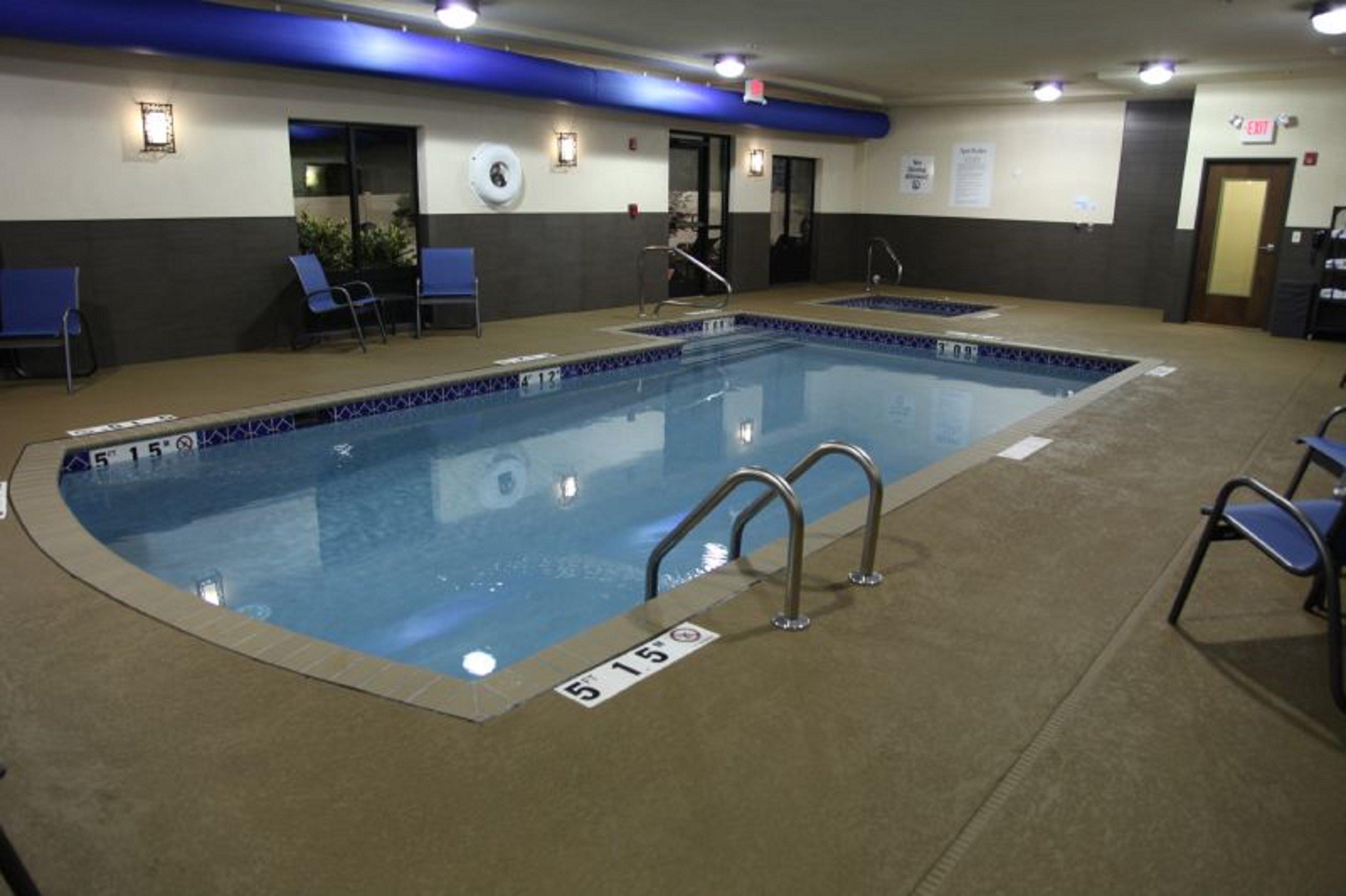 Holiday Inn Express & Suites - Huntsville Airport By Ihg Мадисън Екстериор снимка