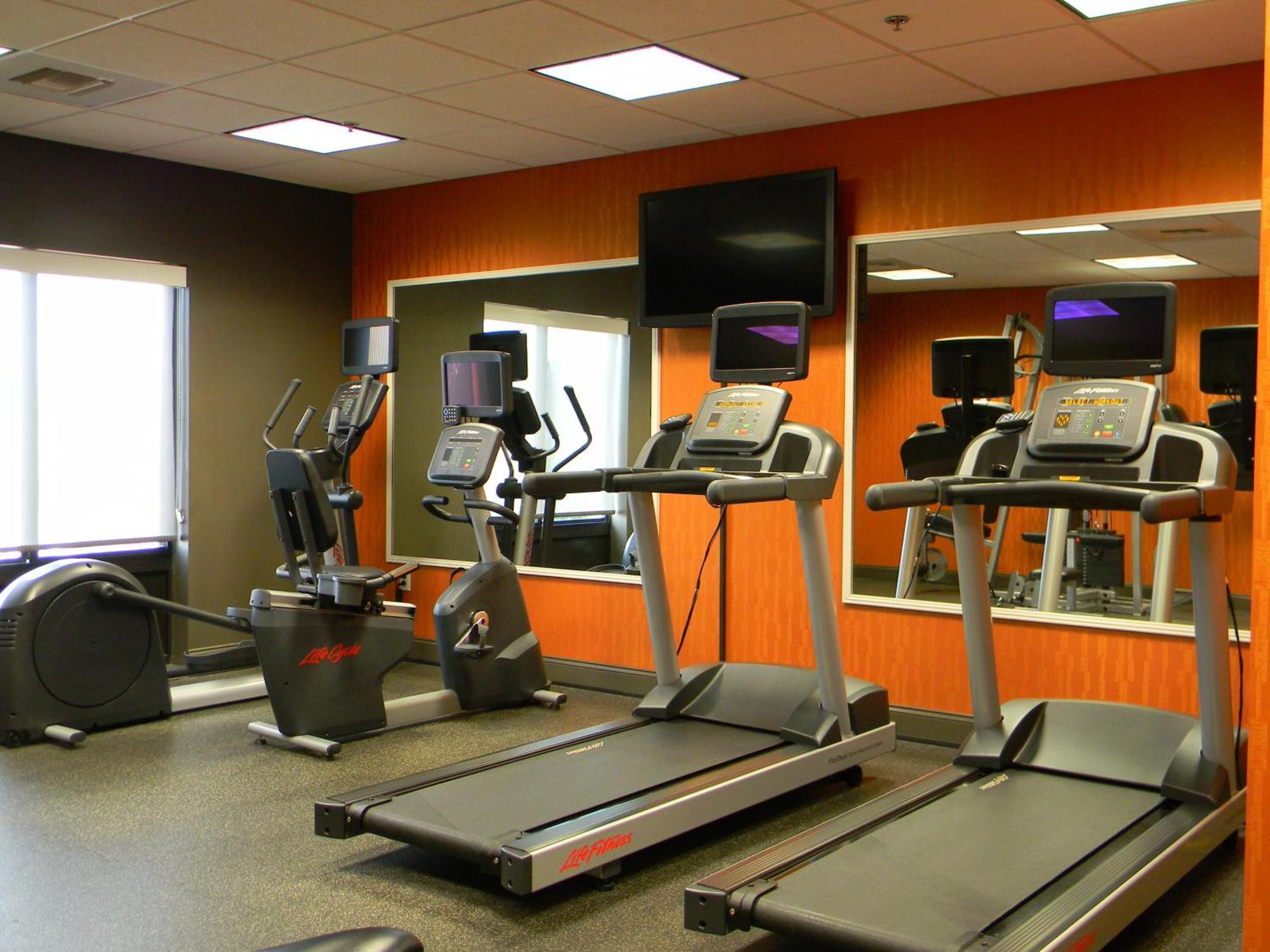 Holiday Inn Express & Suites - Huntsville Airport By Ihg Мадисън Екстериор снимка