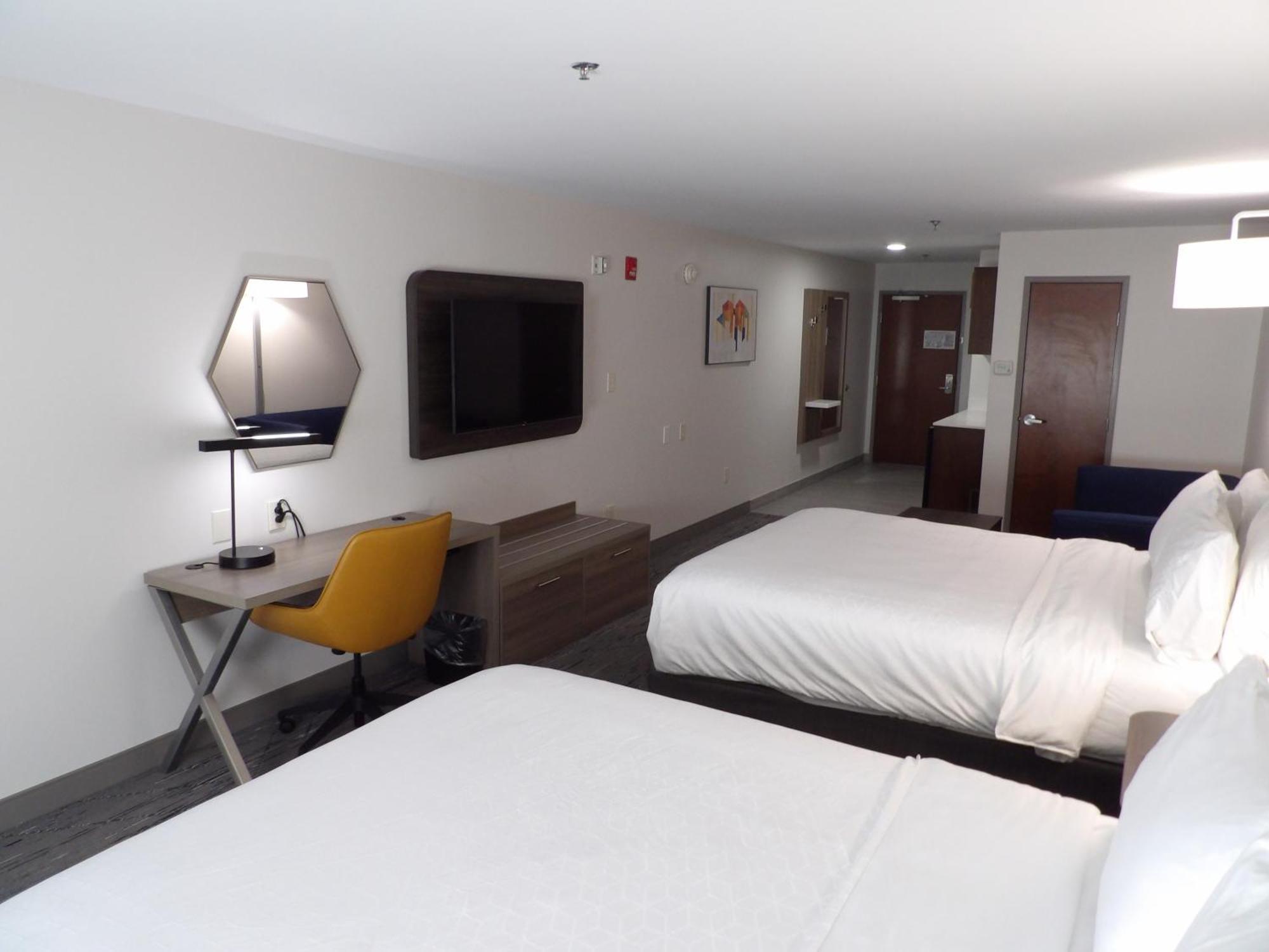 Holiday Inn Express & Suites - Huntsville Airport By Ihg Мадисън Екстериор снимка