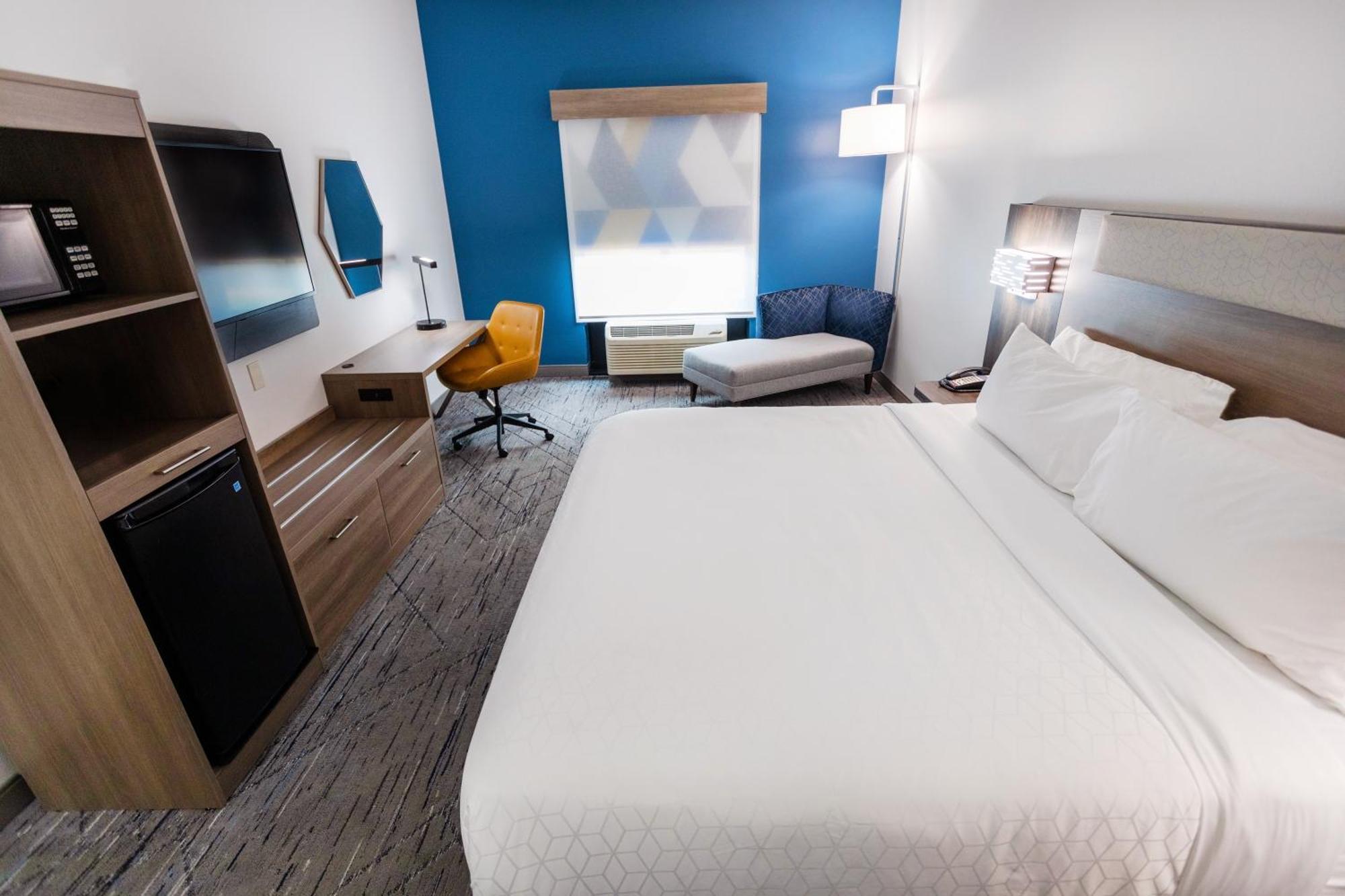 Holiday Inn Express & Suites - Huntsville Airport By Ihg Мадисън Екстериор снимка