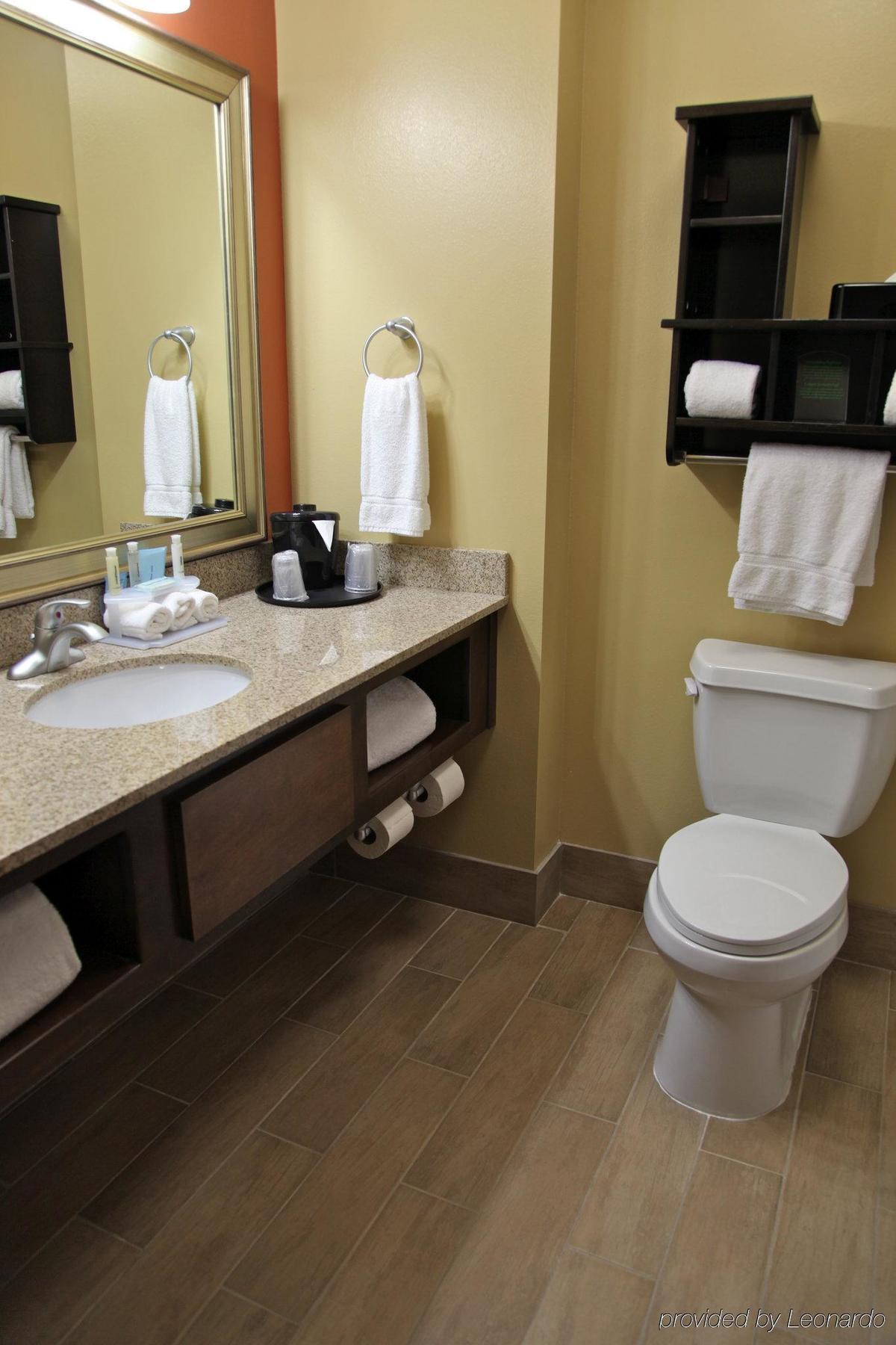 Holiday Inn Express & Suites - Huntsville Airport By Ihg Мадисън Екстериор снимка
