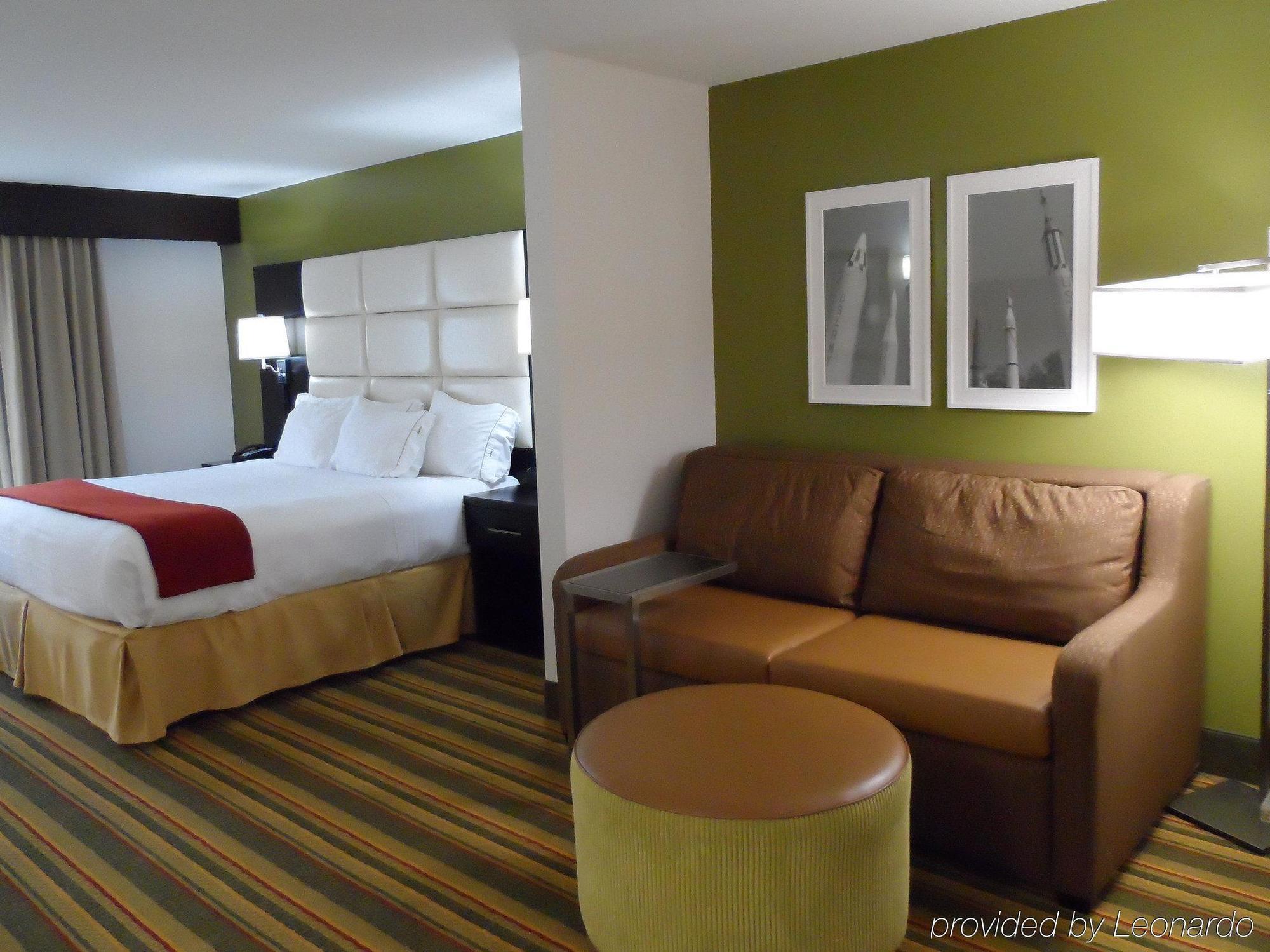 Holiday Inn Express & Suites - Huntsville Airport By Ihg Мадисън Екстериор снимка