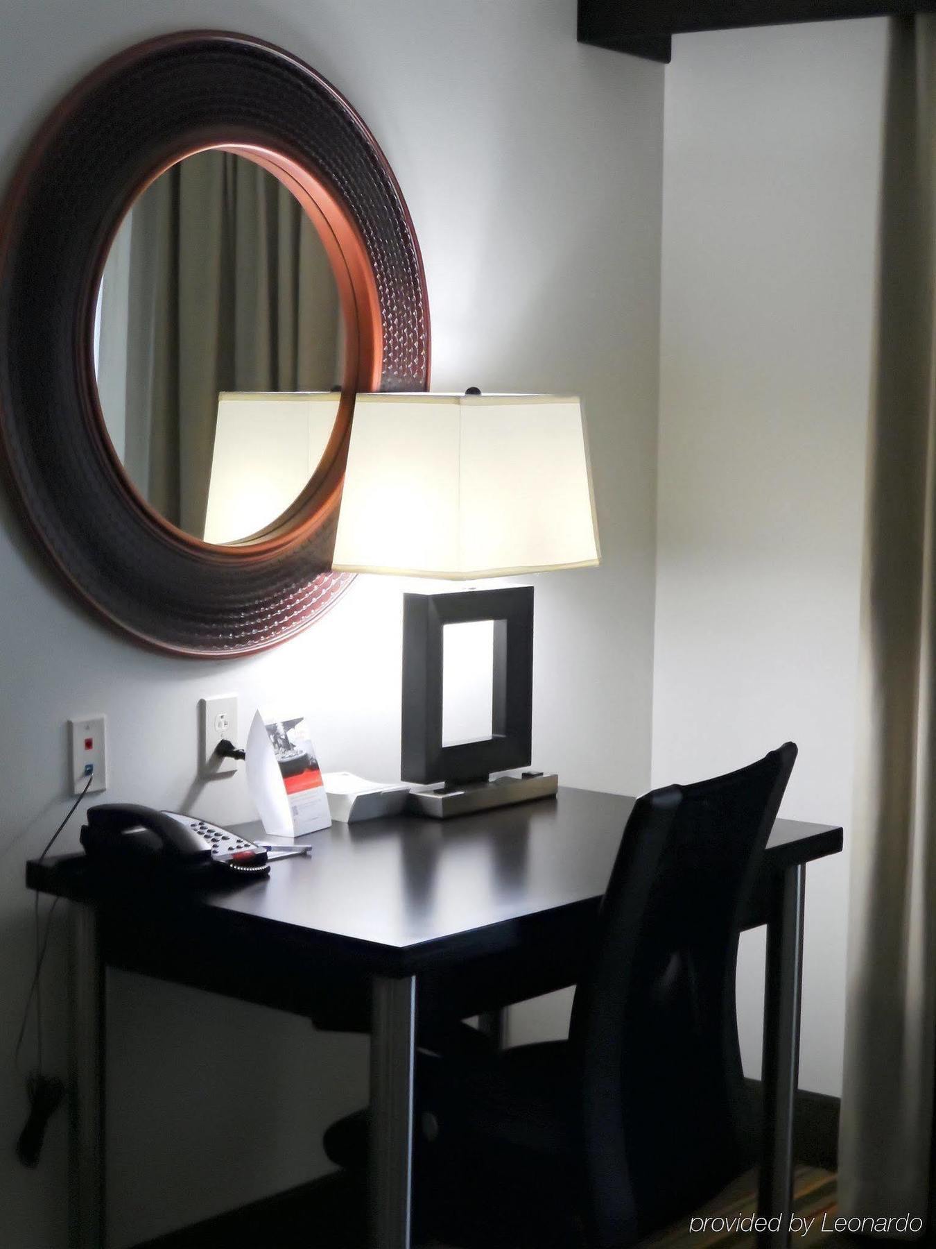 Holiday Inn Express & Suites - Huntsville Airport By Ihg Мадисън Екстериор снимка